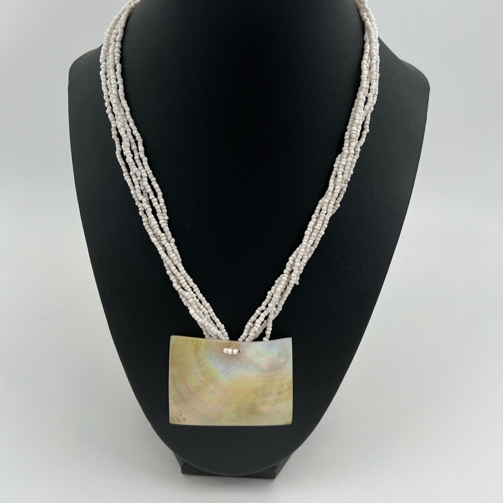 Elegant White Beaded Necklace with Mother Of Pearl Square Shell Pendant